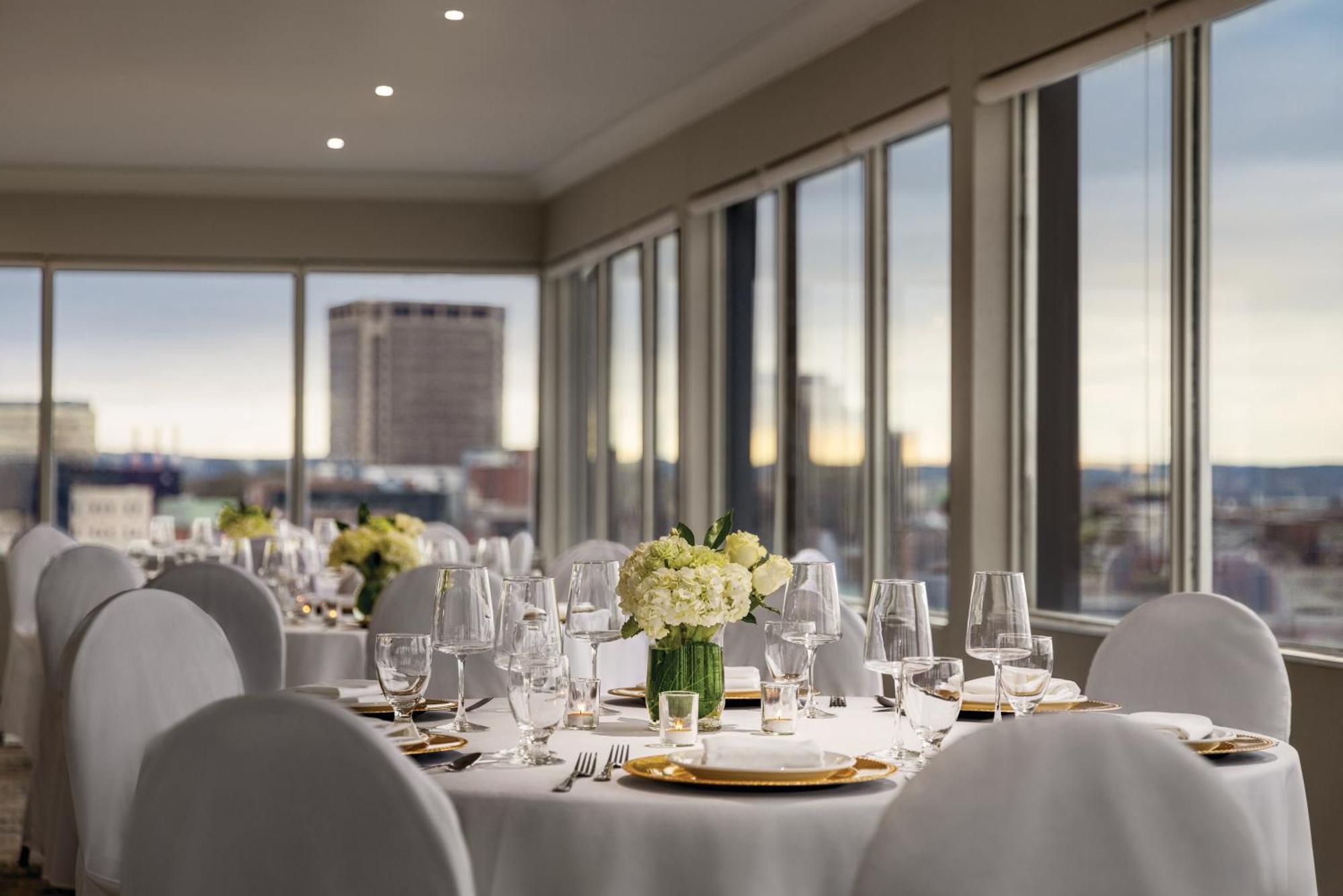 Hotel Crowne Plaza Saint John Harbour View By Ihg Esterno foto